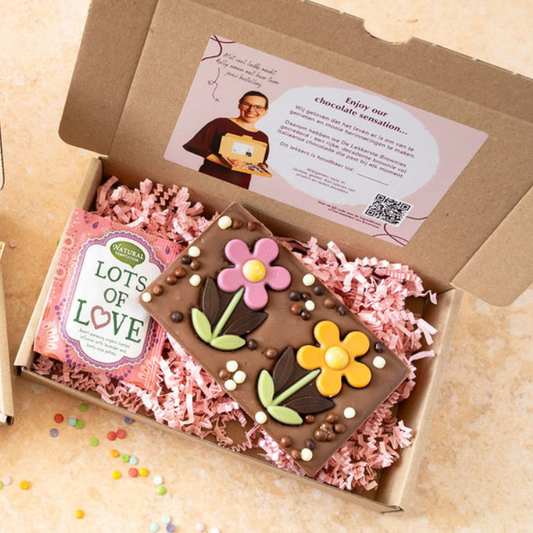 Chocolade cadeau | Chocoladereep + thee Lots of love
