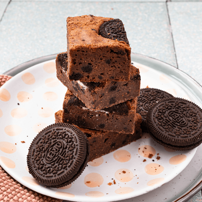 Doorsnede van een smeuïge Oreo-brownie