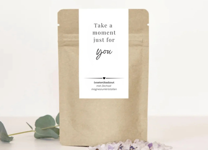 Cadeauidee | Chocoladereep met ballonnen + thee + voetenbadzout